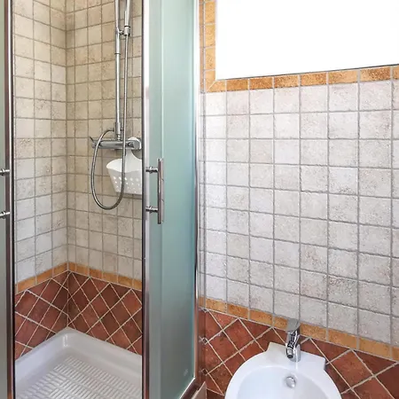 2 Bedroom Beautiful In Дом отдыха