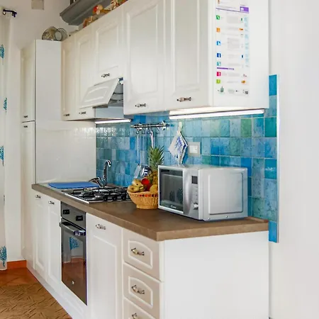 2 Bedroom Beautiful In Дом отдыха Сан-Джованни-а-Пиро